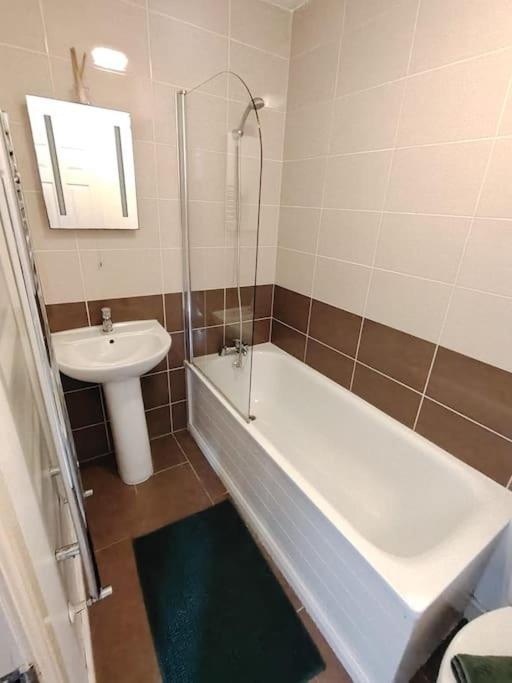 Апартаменты Beautiful 1 Bedroom Flat In Fulham *